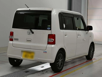 TOYOTA PIXIS SPACE