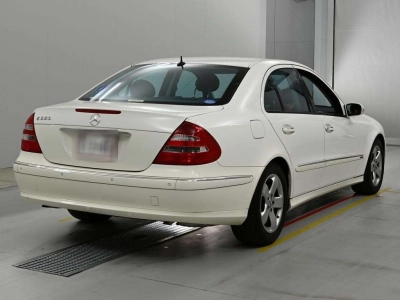 MERCEDES BENZ E CLASS