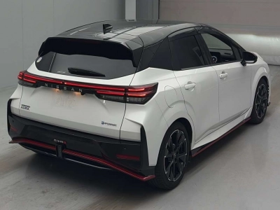 NISSAN AURA