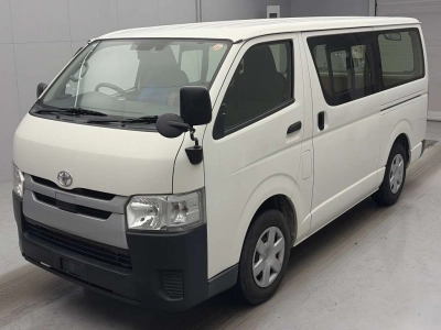 TOYOTA REGIUS VAN