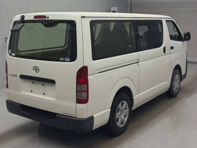 TOYOTA REGIUS VAN