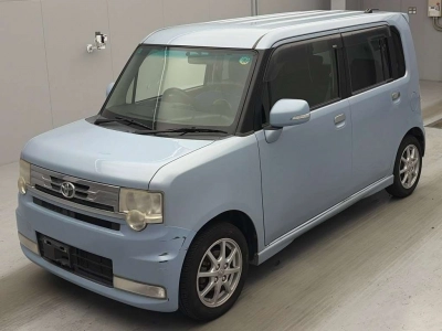 TOYOTA PIXIS SPACE