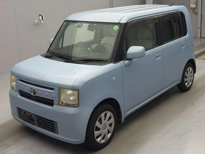 TOYOTA PIXIS SPACE