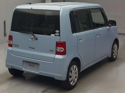 TOYOTA PIXIS SPACE