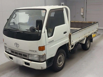 TOYOTA HIACE TRUCK