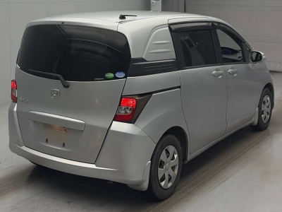 HONDA FREED SPIKE