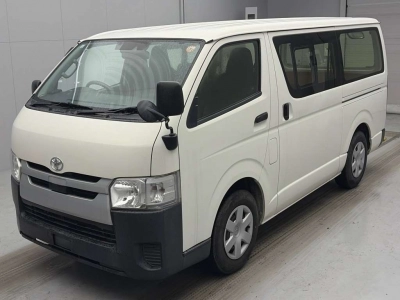 TOYOTA REGIUS VAN