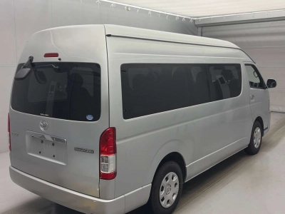 TOYOTA HIACE WAGON