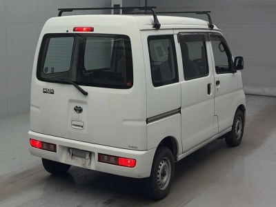 TOYOTA PIXIS VAN