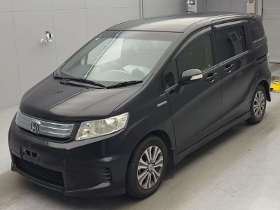 HONDA FREED SPIKE HYBRID