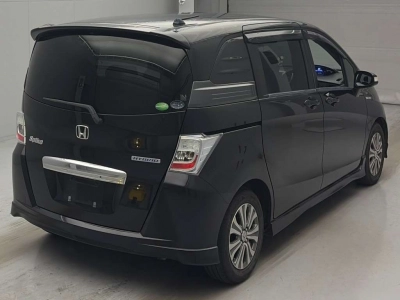 HONDA FREED SPIKE HYBRID