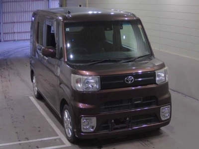 TOYOTA PIXIS MEGA