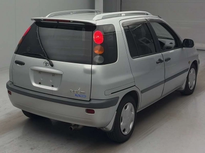 TOYOTA RAUM