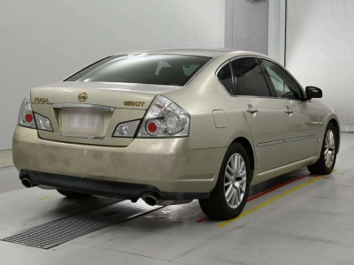 NISSAN FUGA