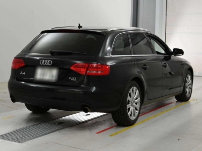 AUDI A4 AVANTE
