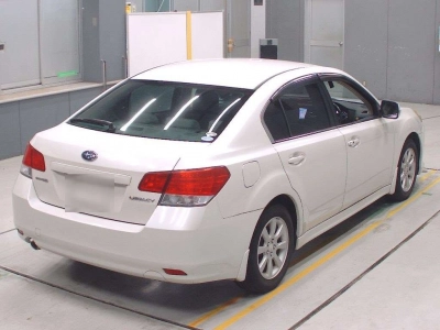 SUBARU LEGACY B4