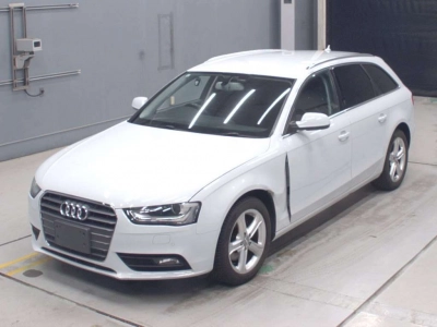 AUDI A4 AVANTE