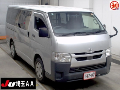 TOYOTA HIACE VAN