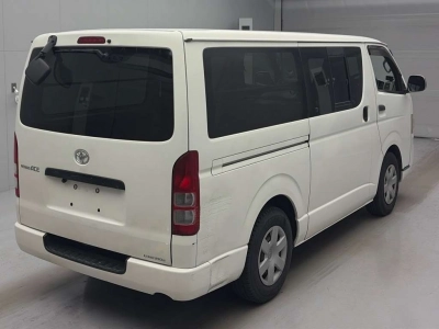 TOYOTA REGIUS VAN