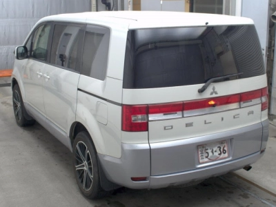 MITSUBISHI DELICA D:5