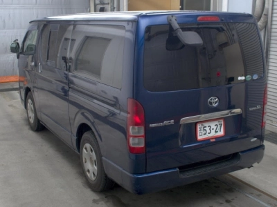 TOYOTA REGIUS VAN