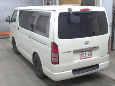 TOYOTA REGIUS VAN