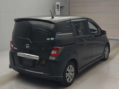 HONDA FREED SPIKE