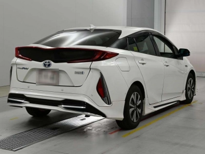 TOYOTA PRIUS PHV