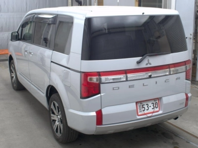 MITSUBISHI DELICA D:5