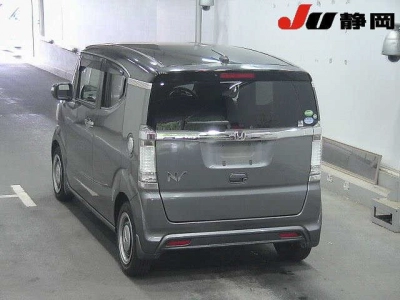 HONDA N-BOX SLASH