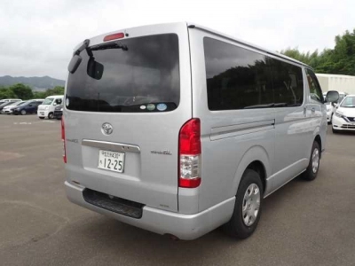 TOYOTA REGIUS VAN
