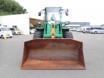 KOMATSU  TIRESHOVEL 