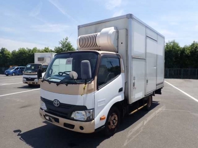 TOYOTA DYNA