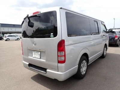 TOYOTA REGIUS VAN