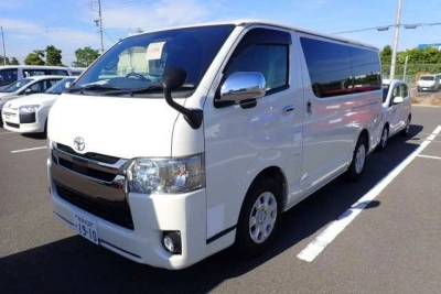 TOYOTA REGIUS VAN