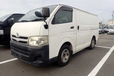 TOYOTA REGIUS VAN