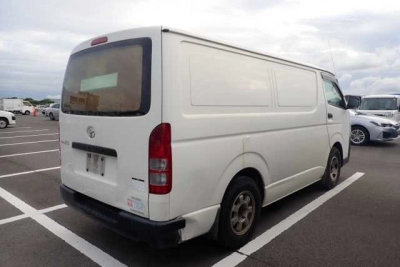 TOYOTA REGIUS VAN