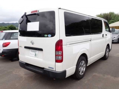 TOYOTA HIACE VAN