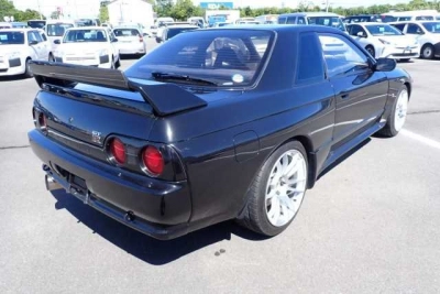 NISSAN SKYLINE