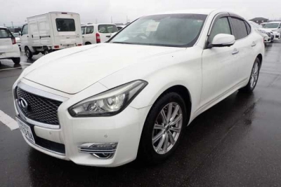 NISSAN FUGA