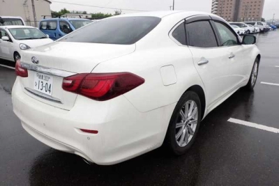 NISSAN FUGA