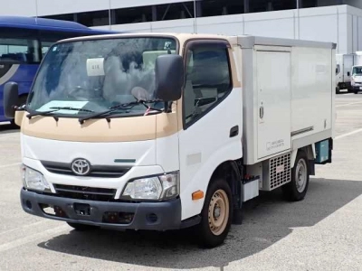 TOYOTA DYNA
