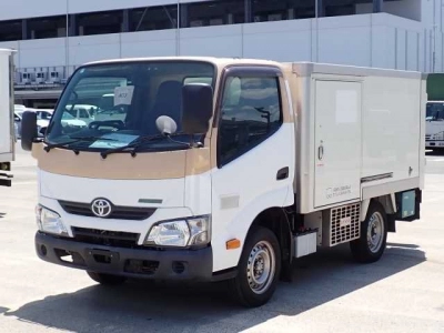 TOYOTA DYNA