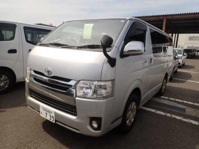 TOYOTA HIACE VAN