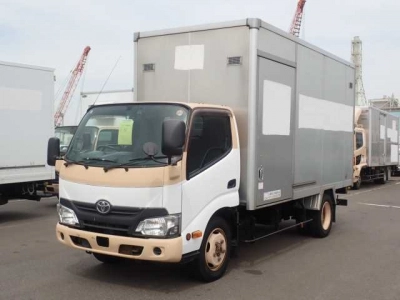 TOYOTA DYNA