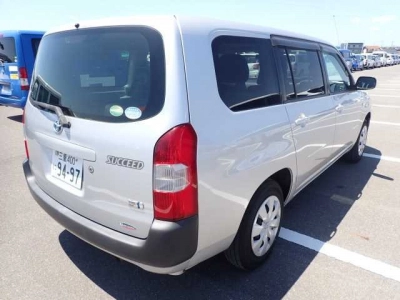 TOYOTA SUCCEED VAN