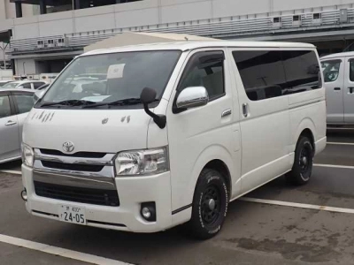 TOYOTA REGIUS VAN