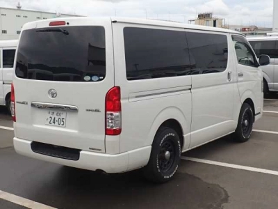 TOYOTA REGIUS VAN