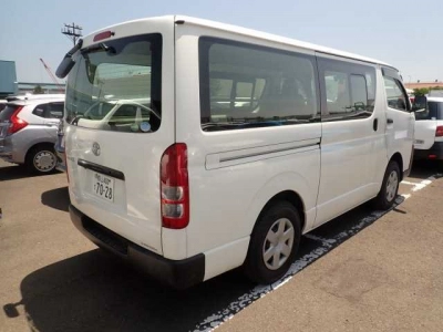 TOYOTA REGIUS VAN