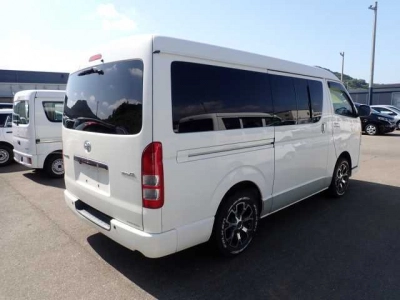TOYOTA REGIUS VAN